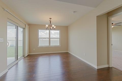 1032 Stags Leap Rd, Normal, IL 61761 photo 8