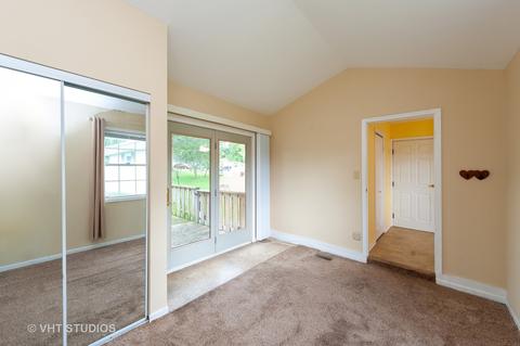 915 Oeffling Ct, Mchenry, IL 60051 photo 5