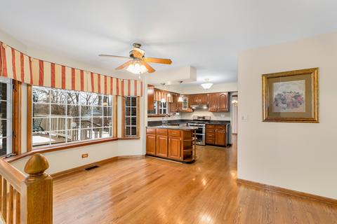 817 Kingston Ln, Bartlett, IL 60103 photo 7