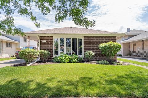4437 Maple Ave, Brookfield, IL 60513 photo 2
