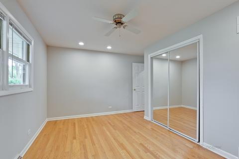 381 Radcliffe Ave, Des Plaines, IL 60016 photo 10