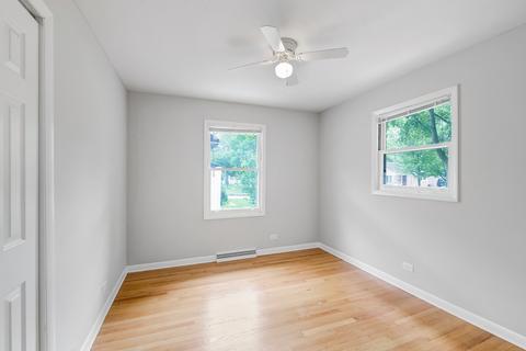 381 Radcliffe Ave, Des Plaines, IL 60016 photo 11