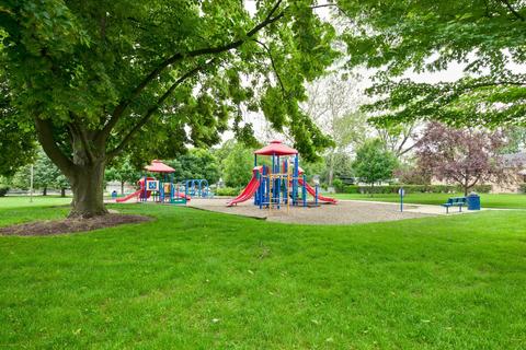 381 Radcliffe Ave, Des Plaines, IL 60016 photo 21