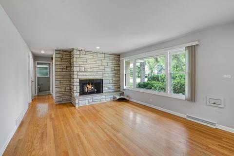 381 Radcliffe Ave, Des Plaines, IL 60016 photo 5