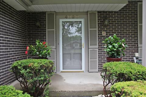 4020 Carousel Dr, Northbrook, IL 60062 photo 2