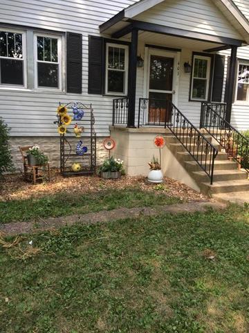 403 E 3rd St, Gilman, IL 60938 photo 3