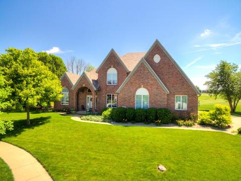 4 Pebblebrook Ct, Bloomington, IL 61705 photo 1
