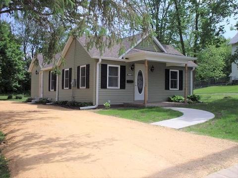 908 Jackson Ave, Dixon, IL 61021 photo 1