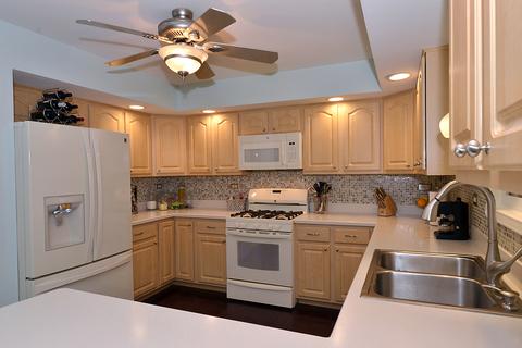 733 Longtree Dr, Wheeling, IL 60090 photo 5