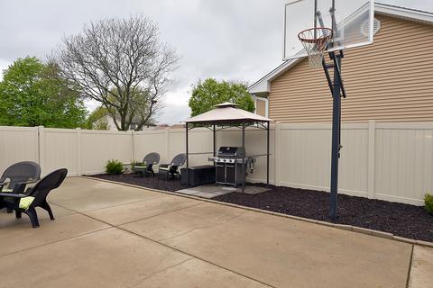 733 Longtree Dr, Wheeling, IL 60090 photo 28