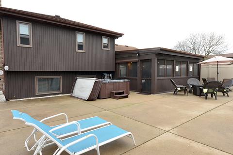 733 Longtree Dr, Wheeling, IL 60090 photo 29