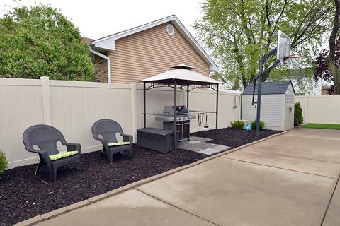 733 Longtree Dr, Wheeling, IL 60090 photo 32