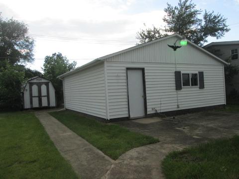 1325 S 3rd Ave, Kankakee, IL 60901 photo 2