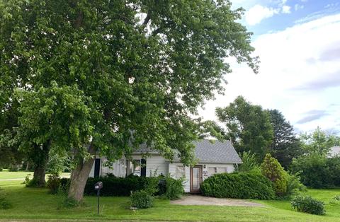 621 S Carson St, Long Point, IL 61333 photo 3