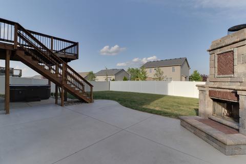 1314 Wicklow Dr, Bloomington, IL 61705 photo 2