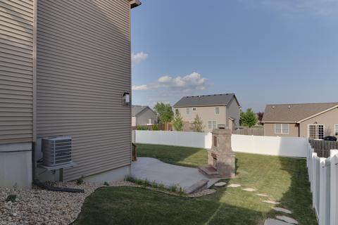1314 Wicklow Dr, Bloomington, IL 61705 photo 54