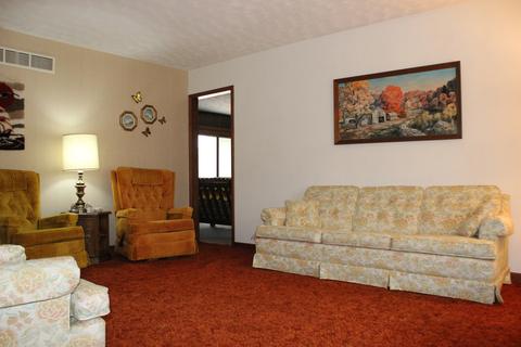 195 E 7th St, El Paso, IL 61738 photo 3