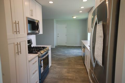 730 Devonshire Dr, Des Plaines, IL 60018 photo 5