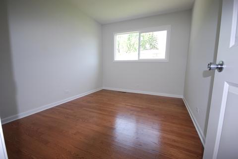 730 Devonshire Dr, Des Plaines, IL 60018 photo 19