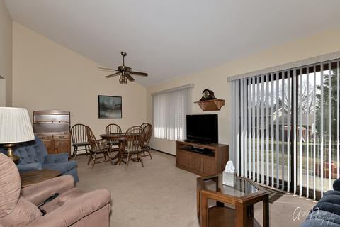 602 Devonshire Ct #A, Mchenry, IL 60050 photo 4