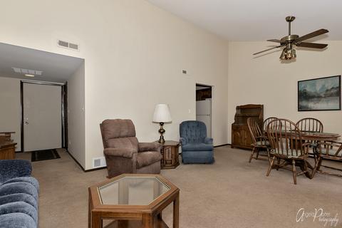 602 Devonshire Ct #A, Mchenry, IL 60050 photo 5
