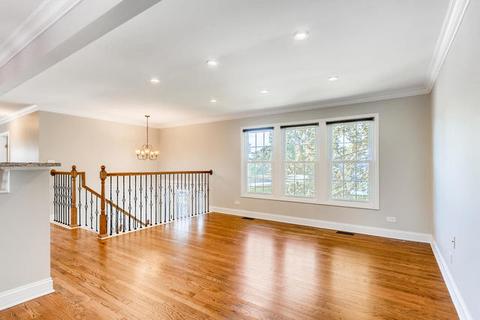 805 Heather Ln, Hoffman Estates, IL 60169 photo 5