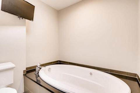 805 Heather Ln, Hoffman Estates, IL 60169 photo 21