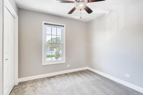 805 Heather Ln, Hoffman Estates, IL 60169 photo 13