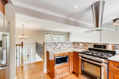 805 Heather Ln, Hoffman Estates, IL 60169 photo 8