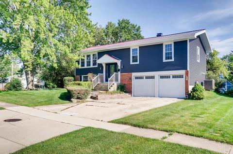 805 Heather Ln, Hoffman Estates, IL 60169 photo 2
