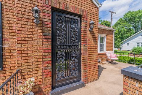 1510 Jackson St E, Bloomington, IL 61701 photo 3