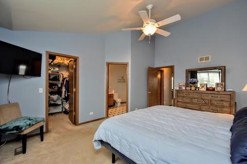 64 E Rustic Ln, Round Lake Beach, IL 60073 photo 37