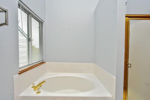 64 E Rustic Ln, Round Lake Beach, IL 60073 photo 31