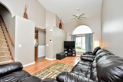 64 E Rustic Ln, Round Lake Beach, IL 60073 photo 8