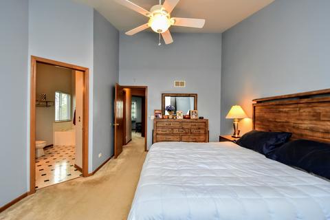64 E Rustic Ln, Round Lake Beach, IL 60073 photo 38
