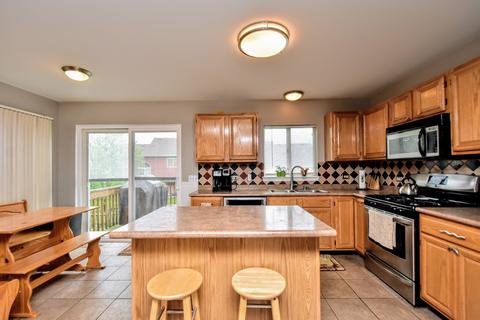 64 E Rustic Ln, Round Lake Beach, IL 60073 photo 11