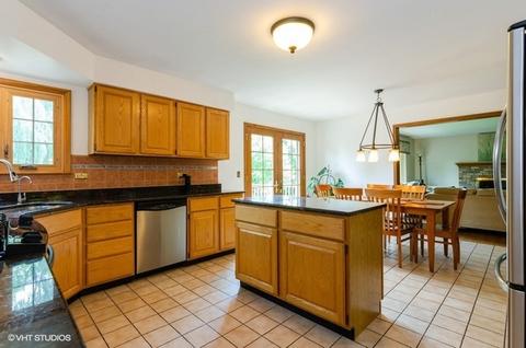 601 Fairway View Dr, Algonquin, IL 60102 photo 7