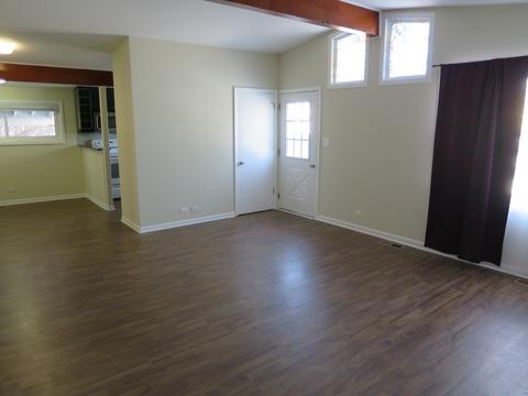 365 Nancy Ln, Wheeling, IL 60090 photo 3