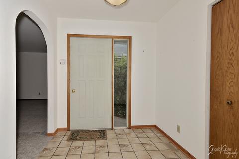 2011 Villanova Dr, Johnsburg, IL 60051 photo 5
