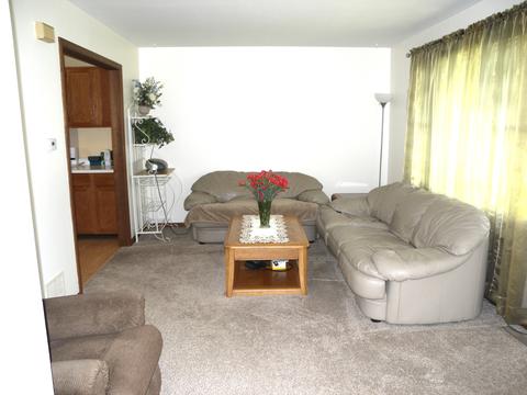 812 Christine Dr, Mchenry, IL 60051 photo 2