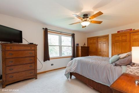 1880 Kingman Dr, Elgin, IL 60123 photo 5