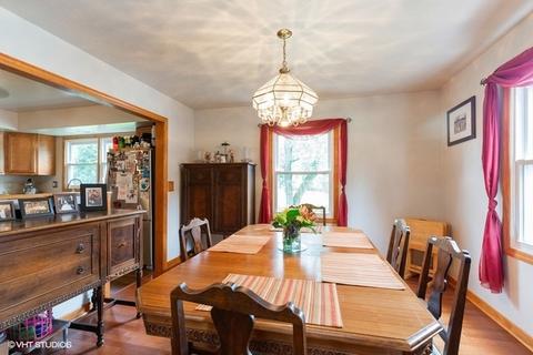 1880 Kingman Dr, Elgin, IL 60123 photo 4