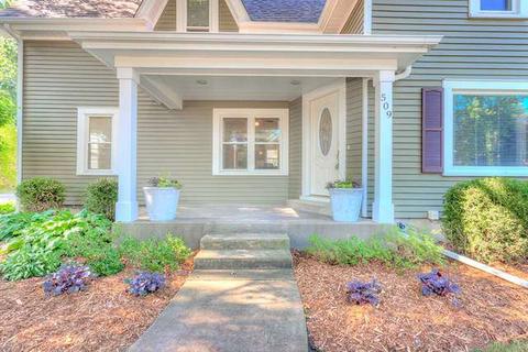 509 E State St, Cherry Valley, IL 61016 photo 3
