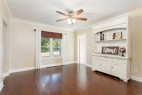 509 E State St, Cherry Valley, IL 61016 photo 7