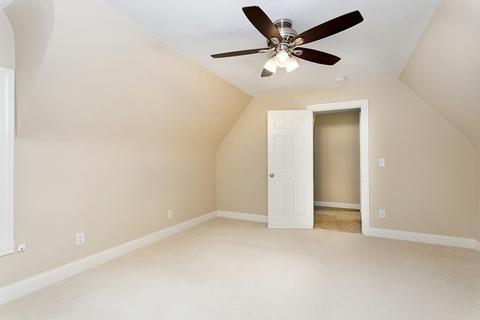 509 E State St, Cherry Valley, IL 61016 photo 13