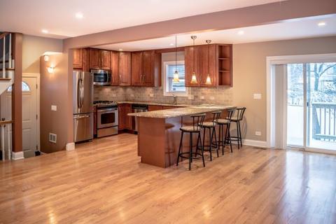 305 S Pine St, Mount Prospect, IL 60056 photo 4