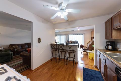 1056 Deerpath Ct #B2, Wheeling, IL 60090 photo 5
