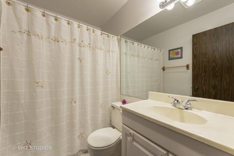 1056 Deerpath Ct #B2, Wheeling, IL 60090 photo 9