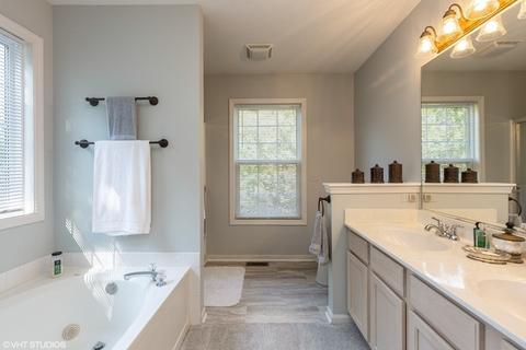 160 S Oakleaf Rd, Algonquin, IL 60102 photo 6