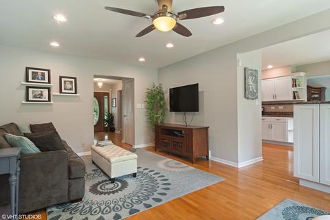 4 Burning Tree Rd, Rolling Meadows, IL 60008 photo 11
